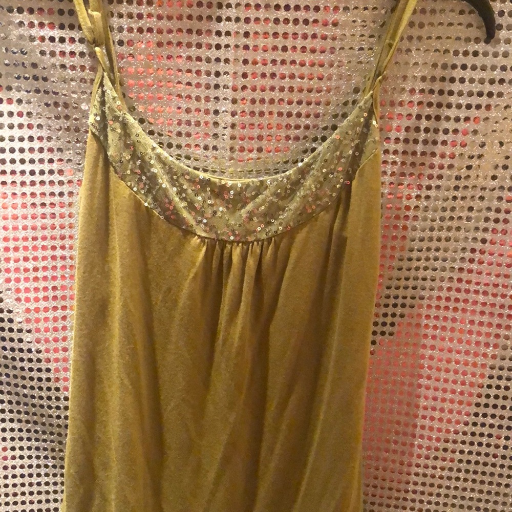 5/20$🎀Women’s medium lime green sequins cami.new